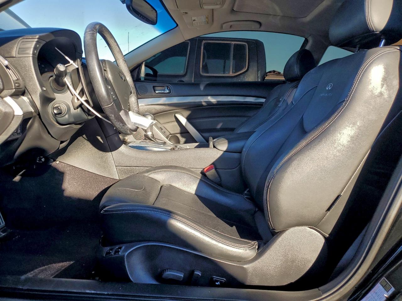 2013 INFINITI G37 photo 7
