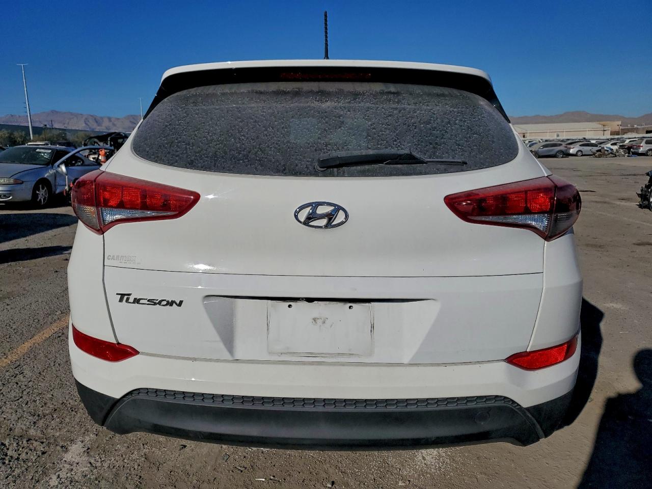 2017 HYUNDAI TUCSON SE photo 6