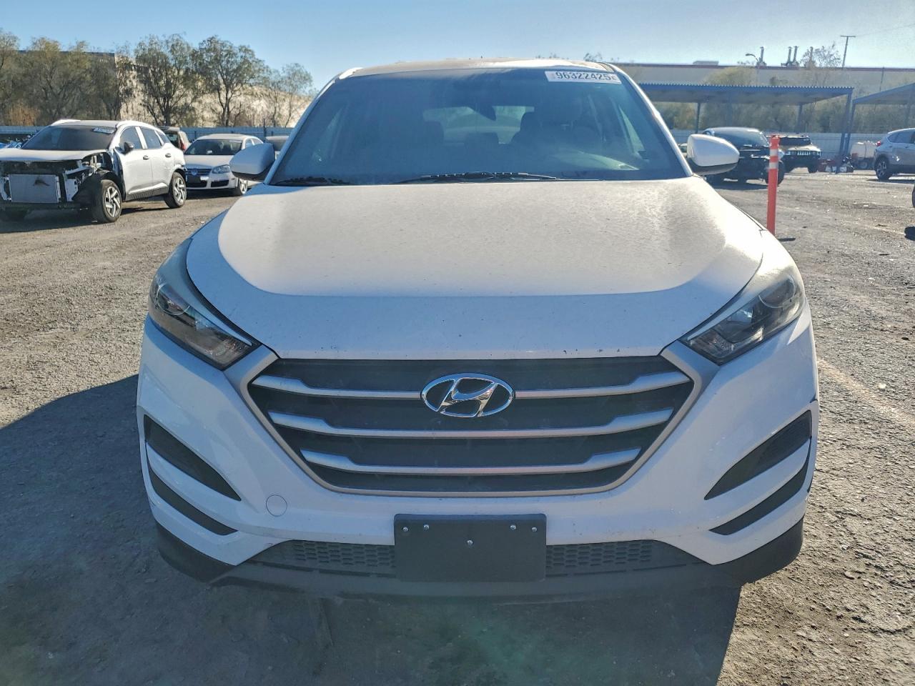 2017 HYUNDAI TUCSON SE photo 5