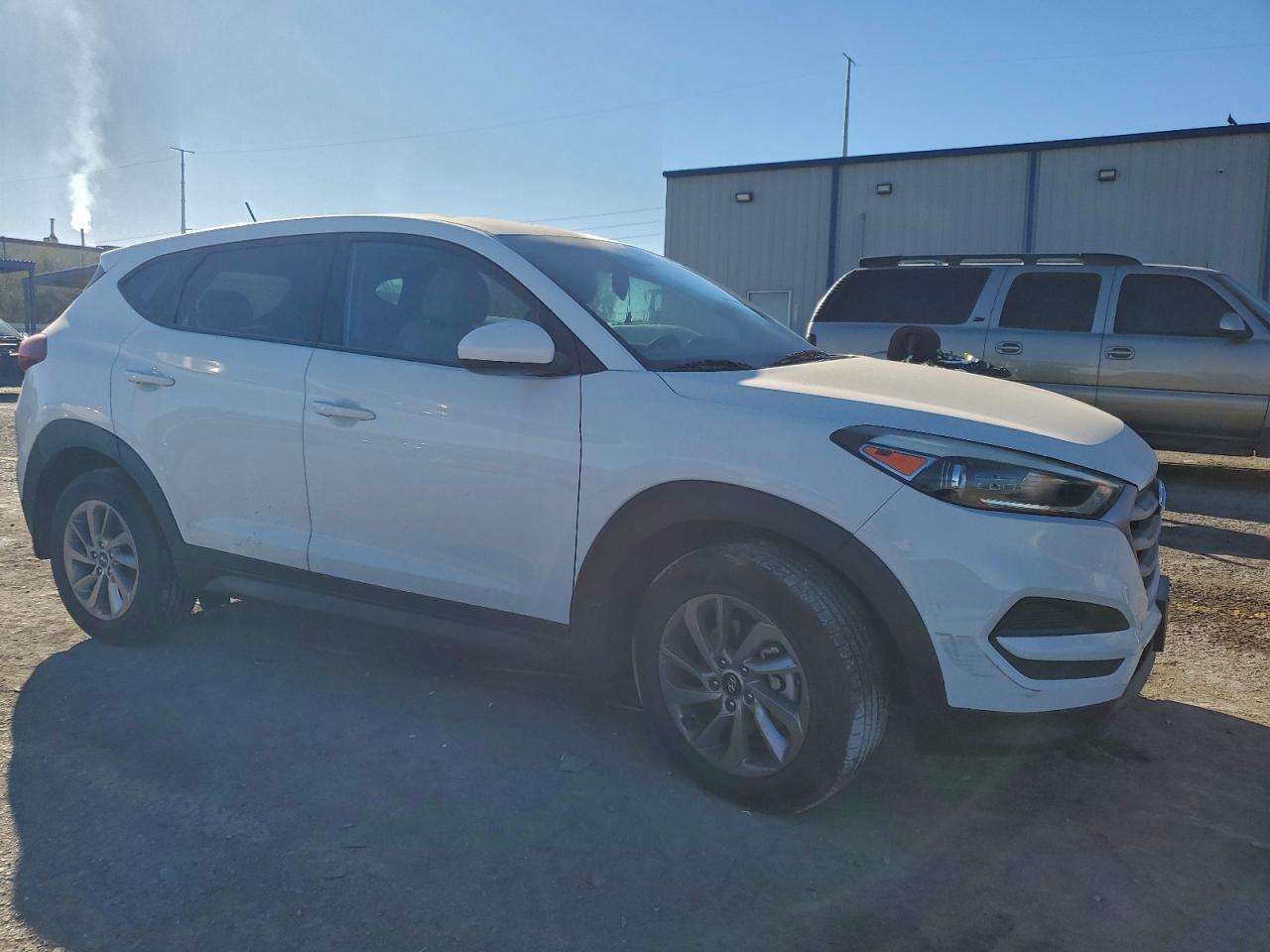 2017 HYUNDAI TUCSON SE photo 4