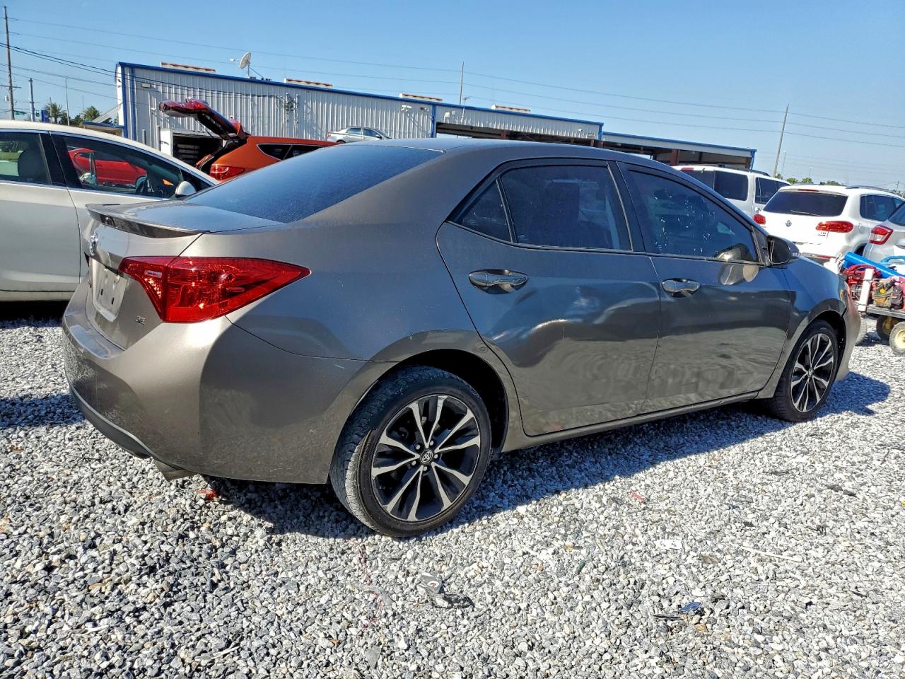 2017 TOYOTA COROLLA L photo 3