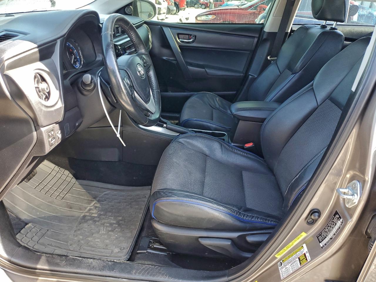 2017 TOYOTA COROLLA L photo 7