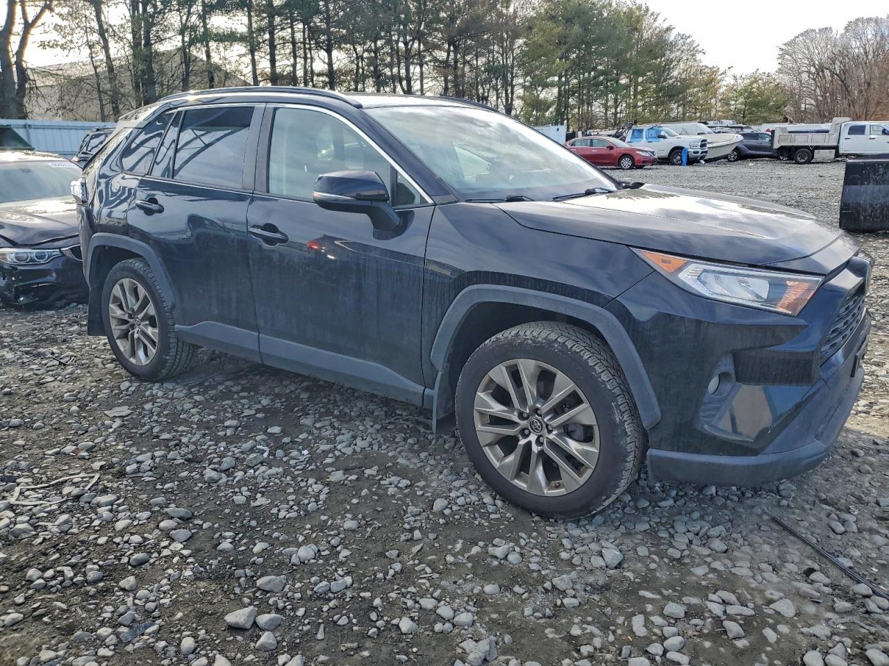 2019 TOYOTA RAV4 XLE PREMIUM photo 4