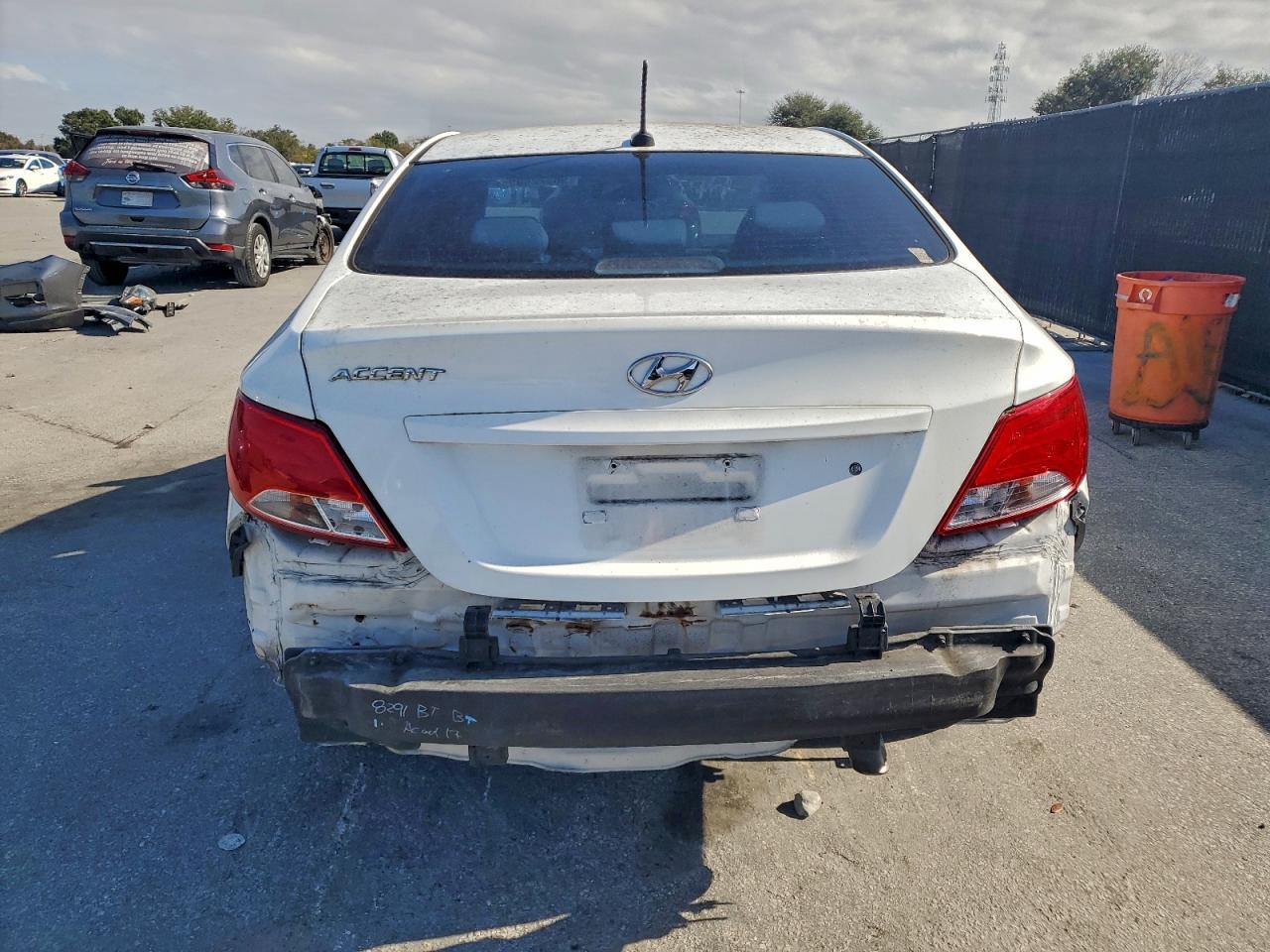 2016 HYUNDAI ACCENT SE photo 6