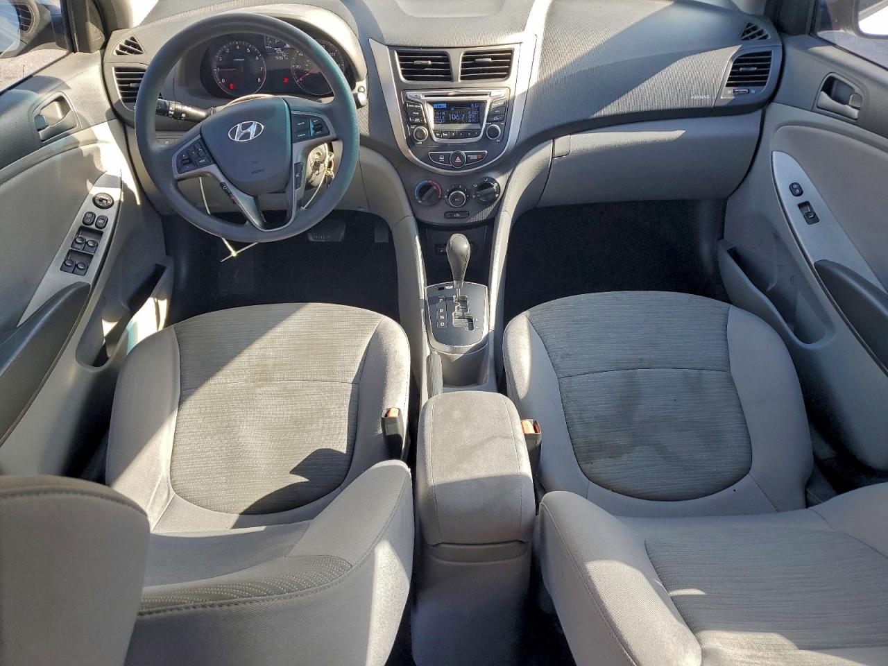 2016 HYUNDAI ACCENT SE photo 8