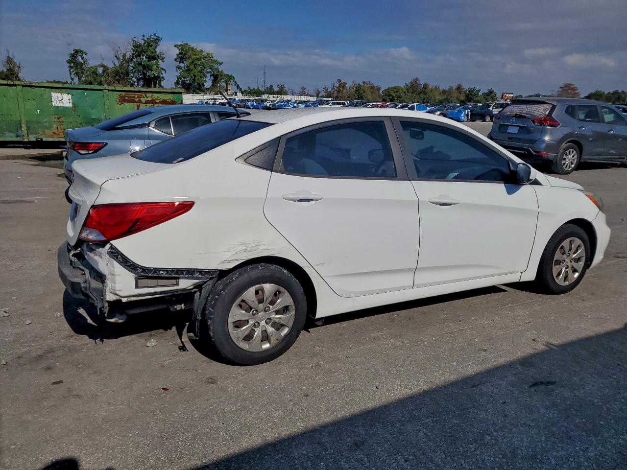2016 HYUNDAI ACCENT SE photo 3