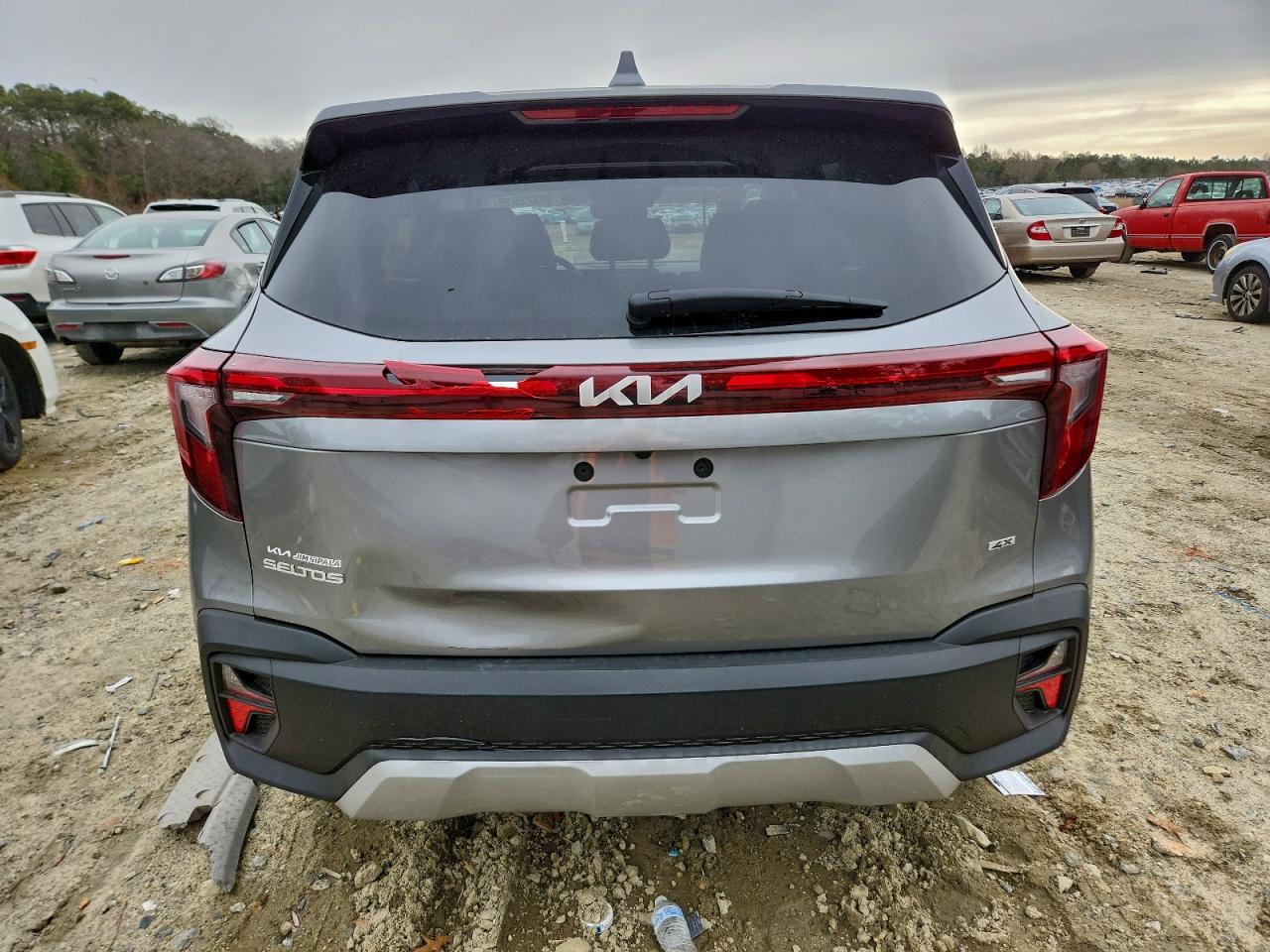2025 KIA SELTOS LX photo 6