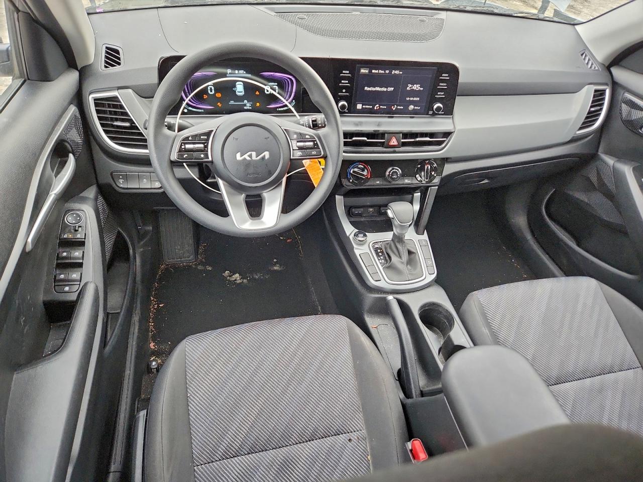 2025 KIA SELTOS LX photo 8