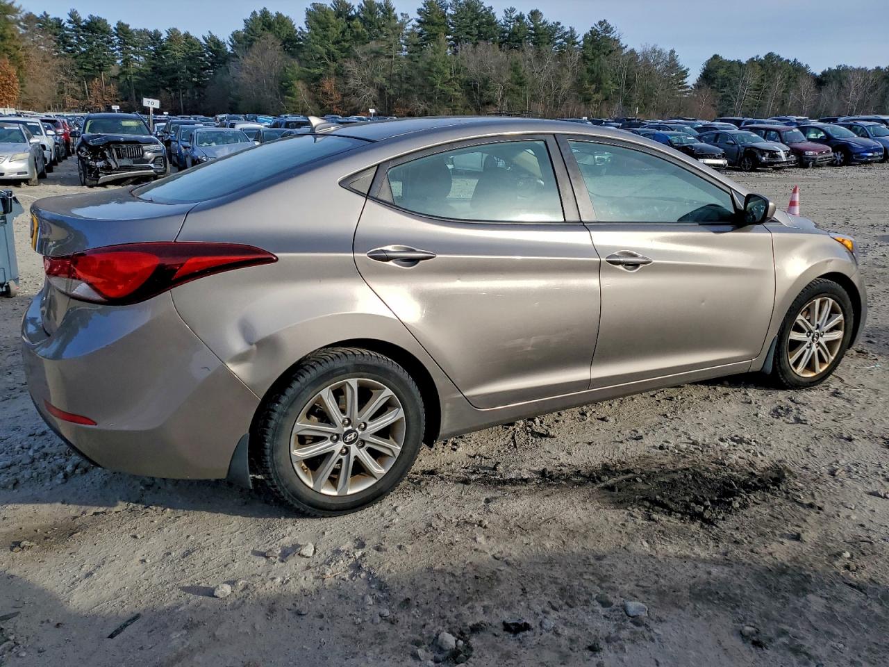 2014 HYUNDAI ELANTRA SE photo 3