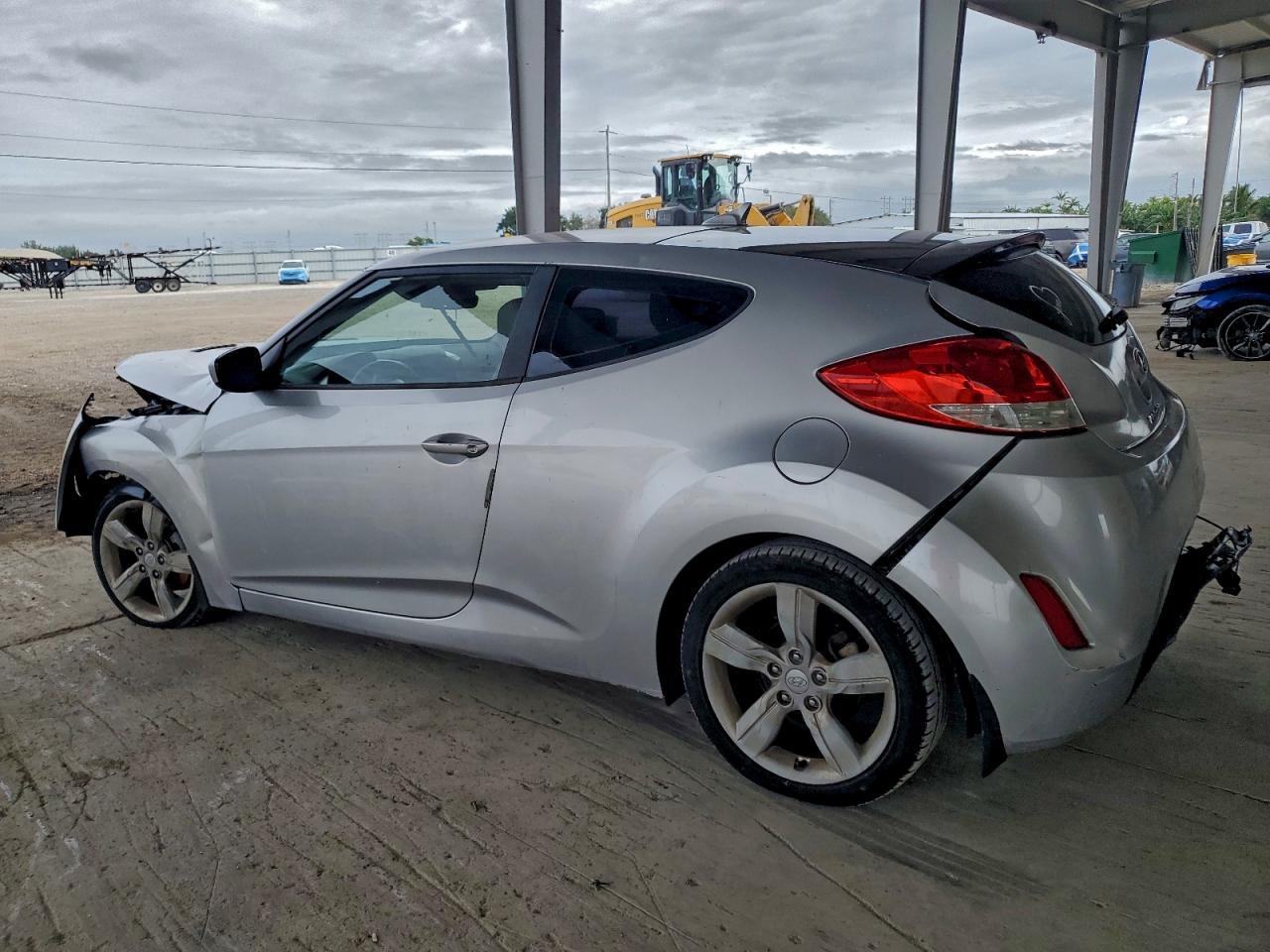 2012 HYUNDAI VELOSTER photo 2