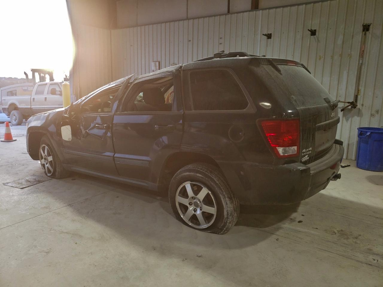 2008 JEEP GRAND CHEROKEE LAREDO photo 2