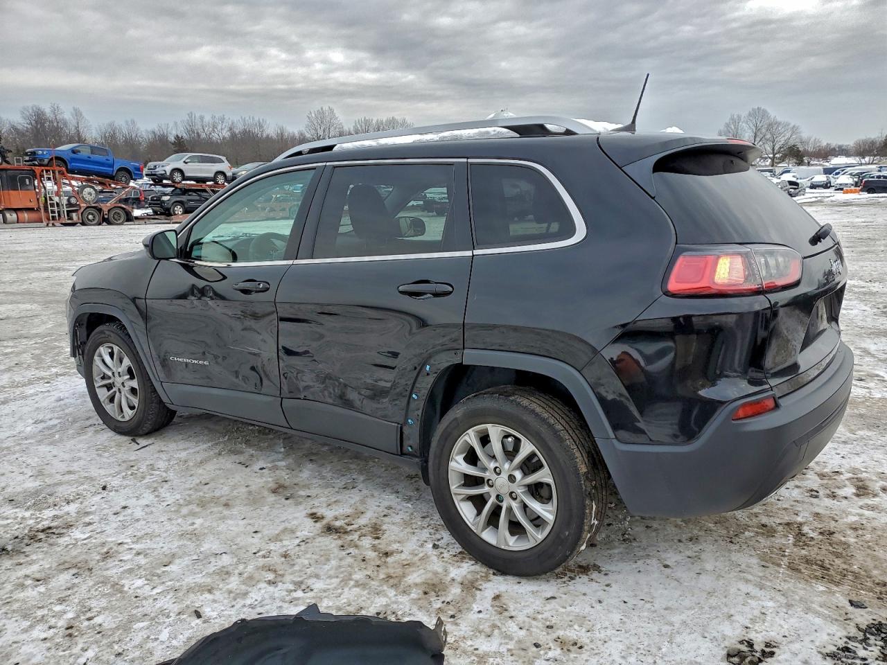 2019 JEEP CHEROKEE LATITUDE photo 2