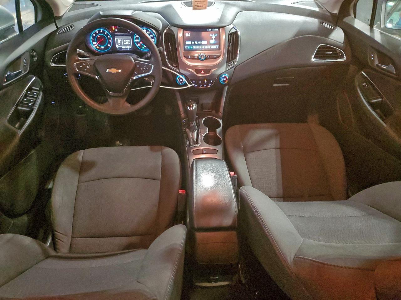 2017 CHEVROLET CRUZE LT photo 8