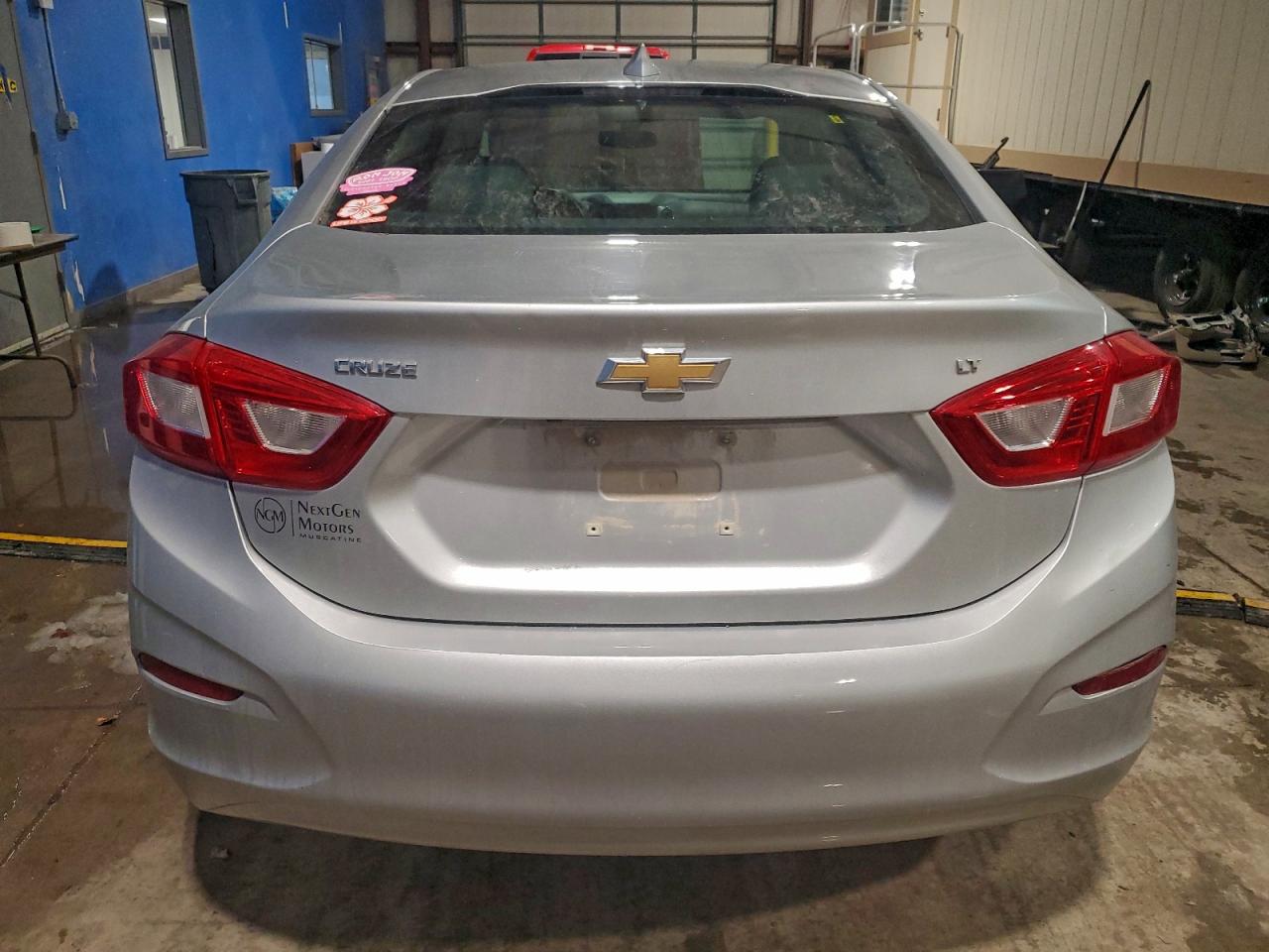 2017 CHEVROLET CRUZE LT photo 6