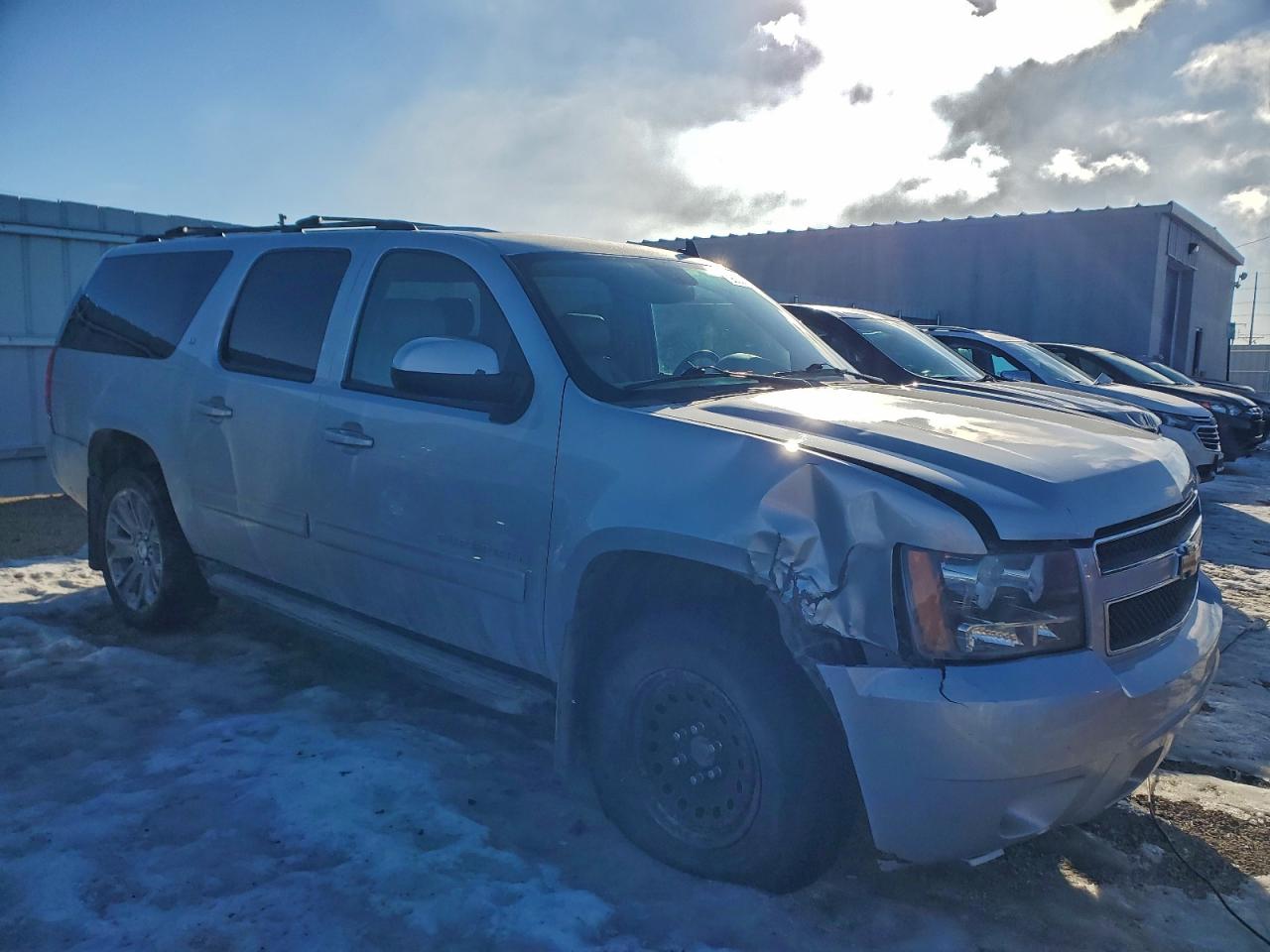 2011 CHEVROLET SUBURBAN K1500 LT photo 4