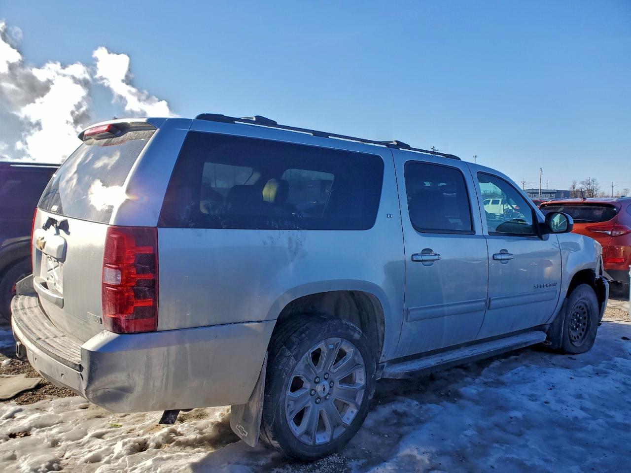 2011 CHEVROLET SUBURBAN K1500 LT photo 3