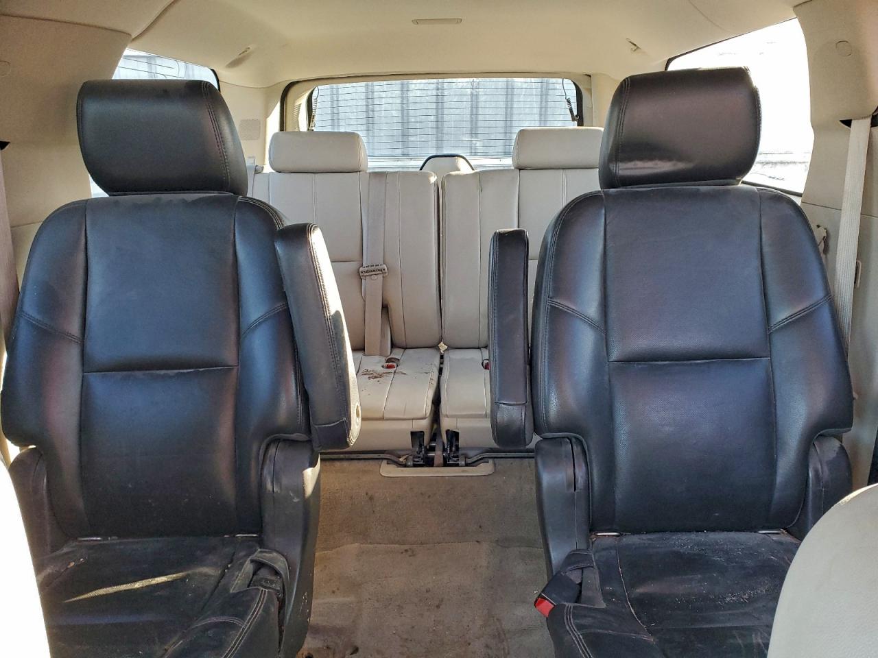 2011 CHEVROLET SUBURBAN K1500 LT photo 10