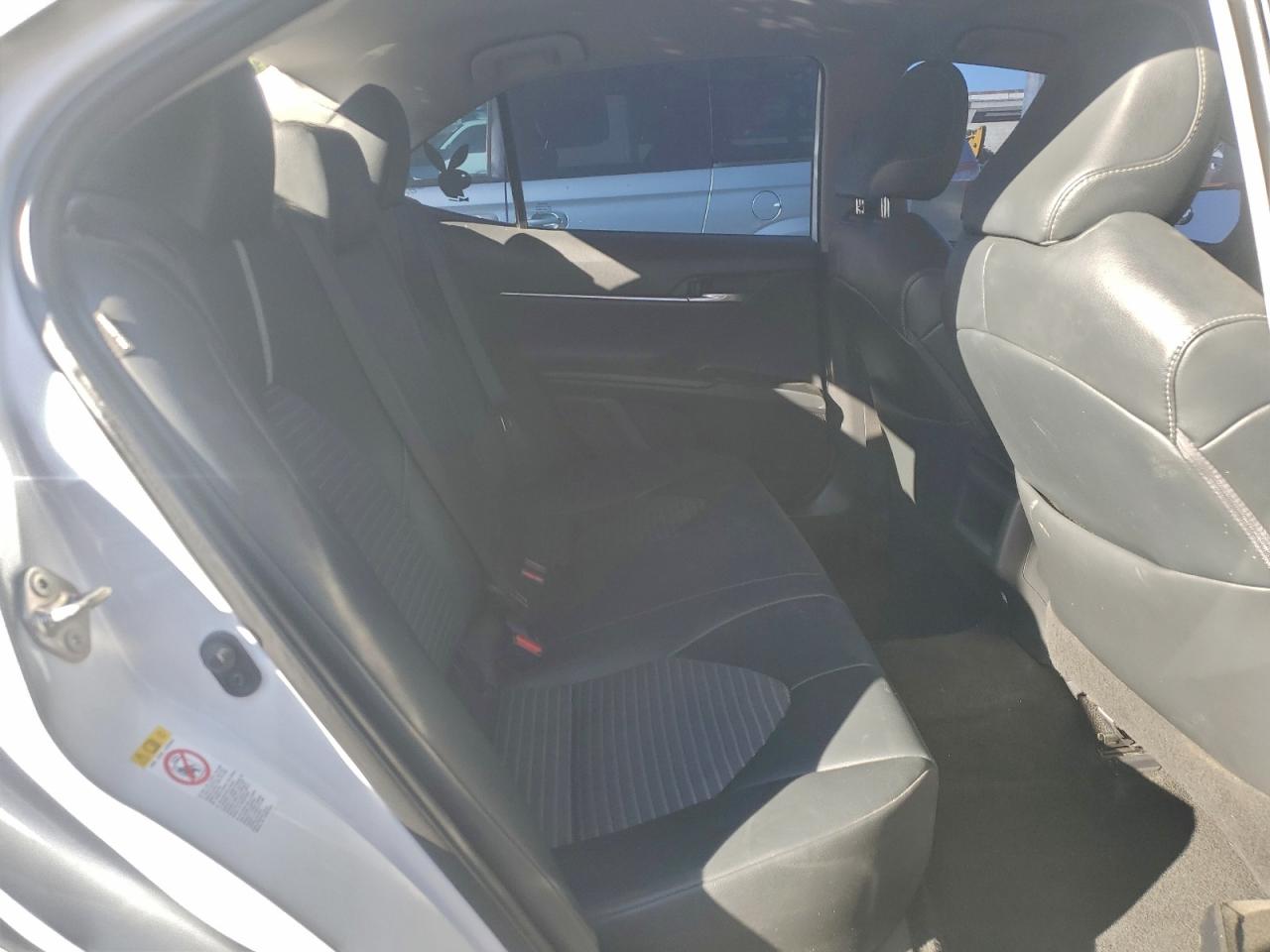 2019 TOYOTA CAMRY L photo 10