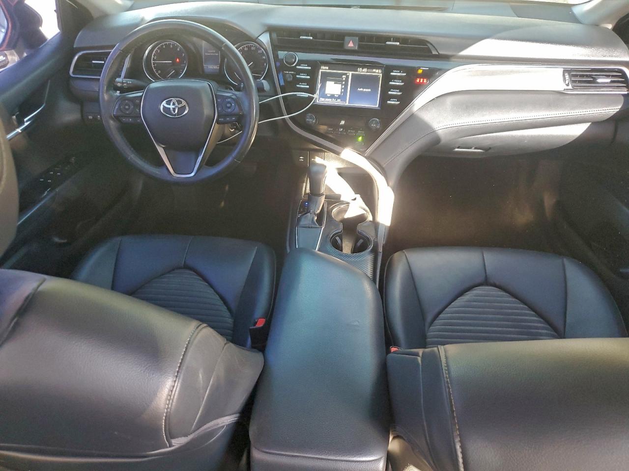2019 TOYOTA CAMRY L photo 8