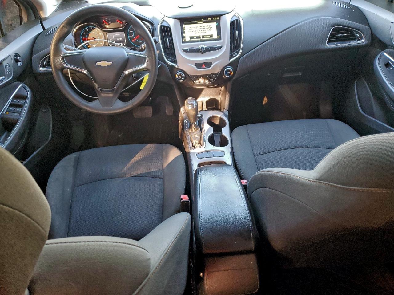 2017 CHEVROLET CRUZE LS photo 8