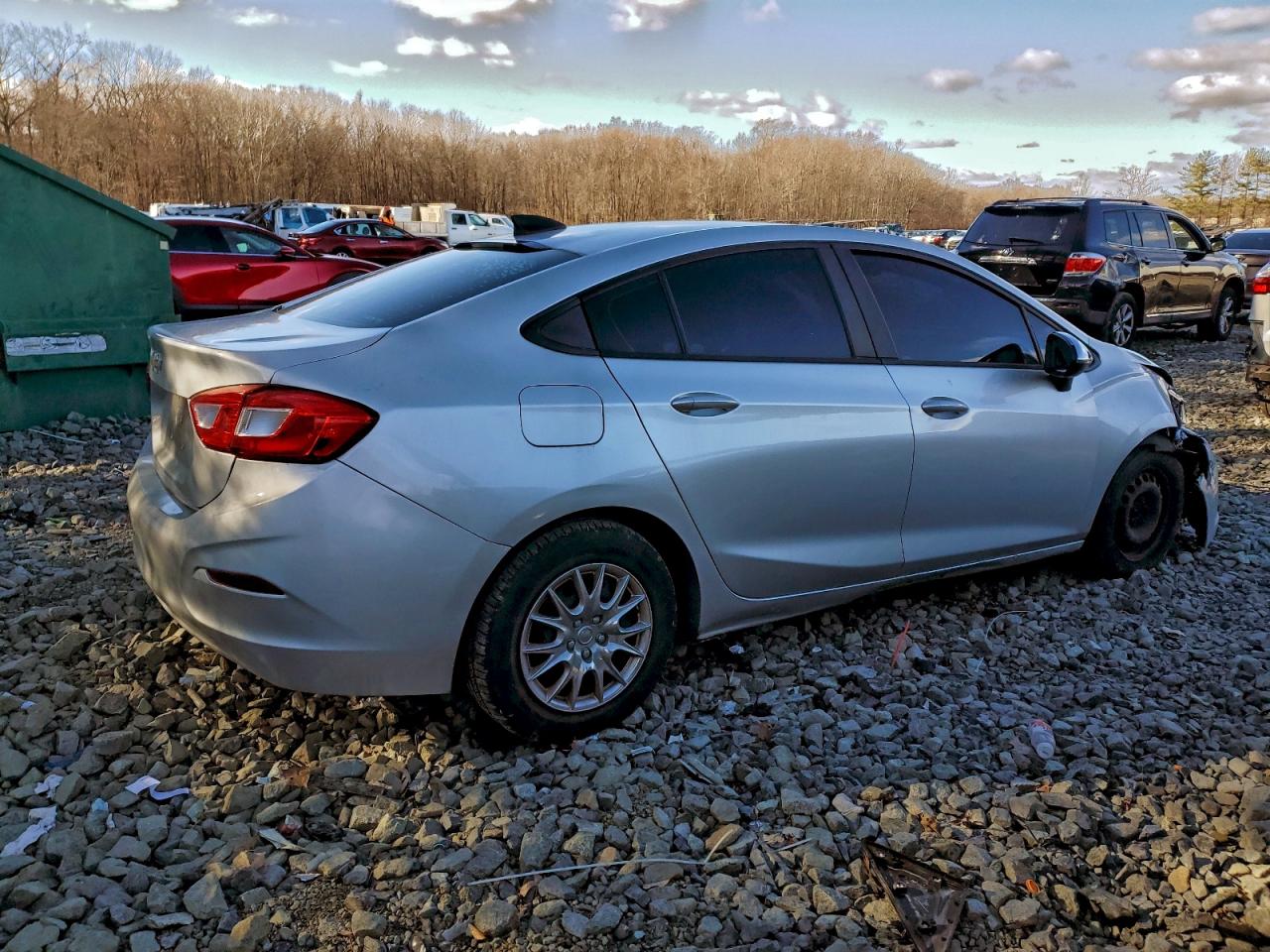 2017 CHEVROLET CRUZE LS photo 3