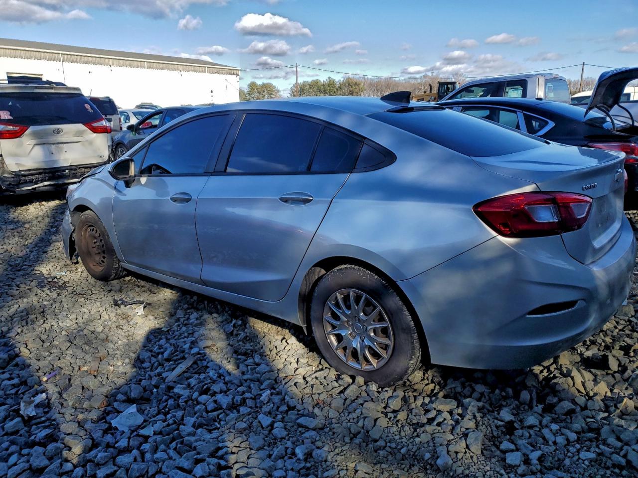 2017 CHEVROLET CRUZE LS photo 2
