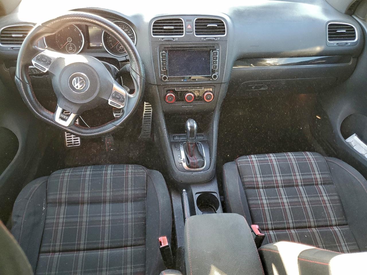 2011 VOLKSWAGEN GTI photo 8