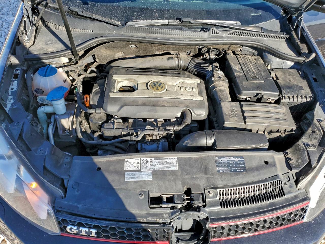 2011 VOLKSWAGEN GTI photo 11