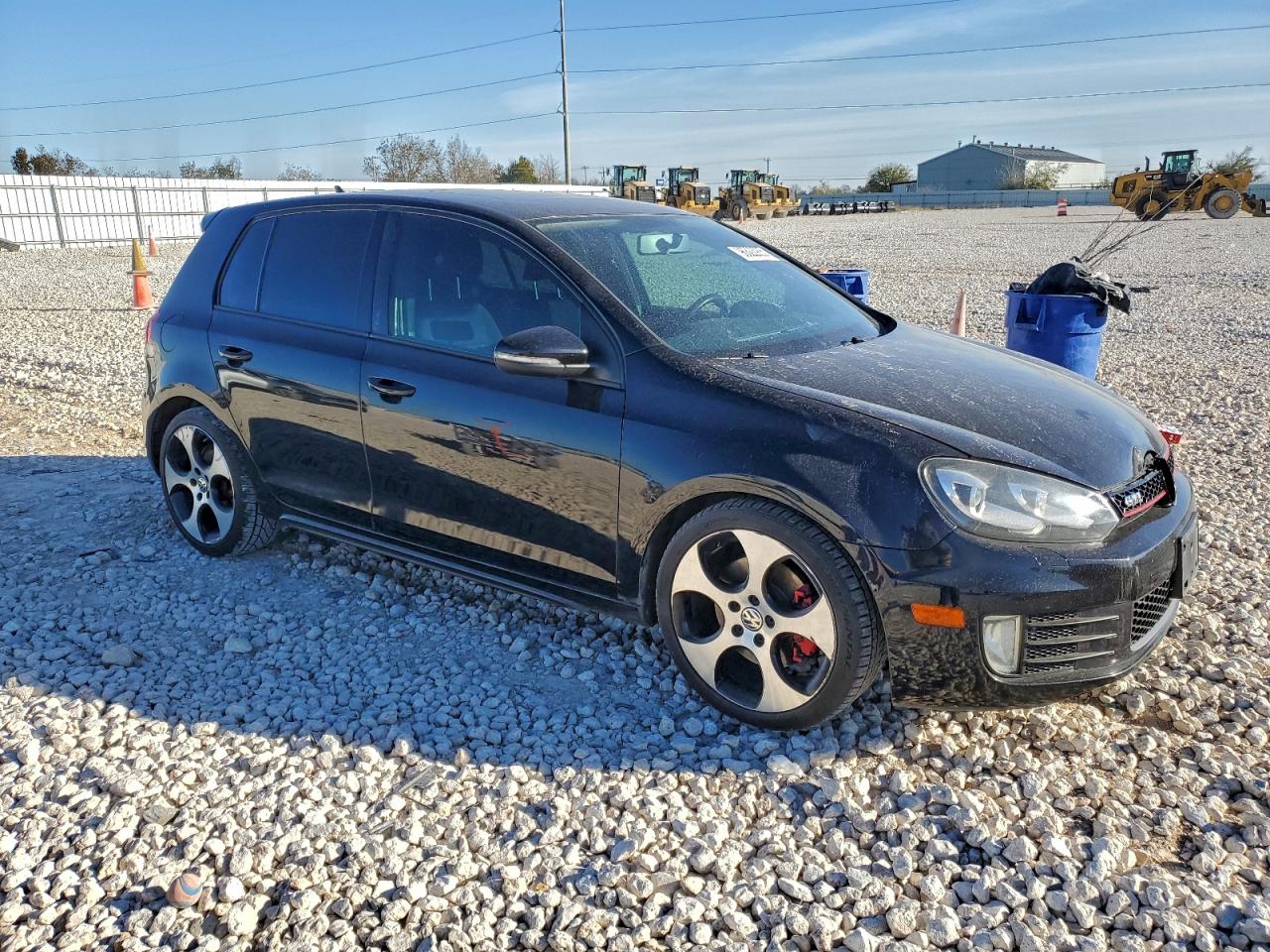2011 VOLKSWAGEN GTI photo 4