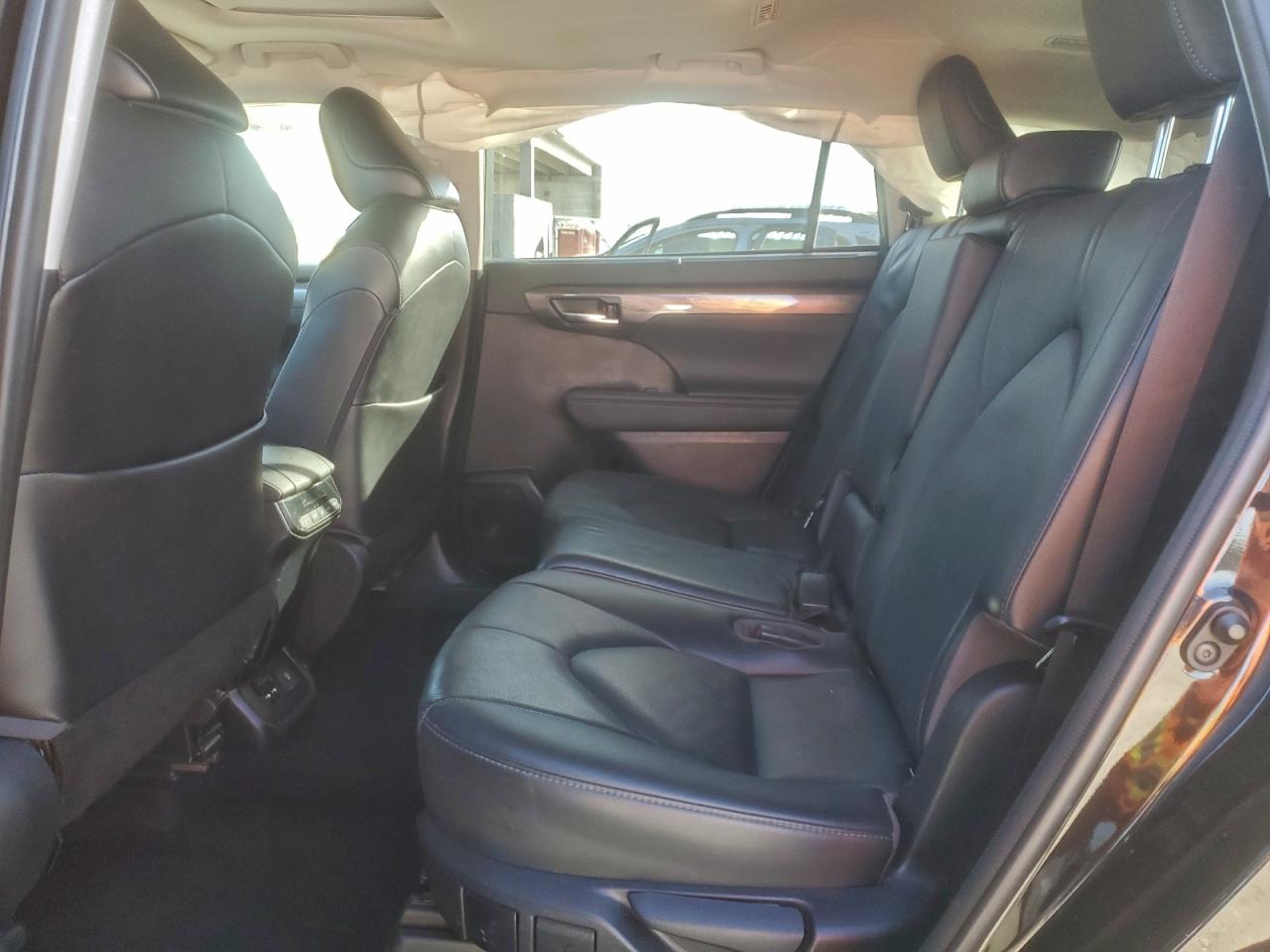 2021 TOYOTA HIGHLANDER LIMITED photo 11