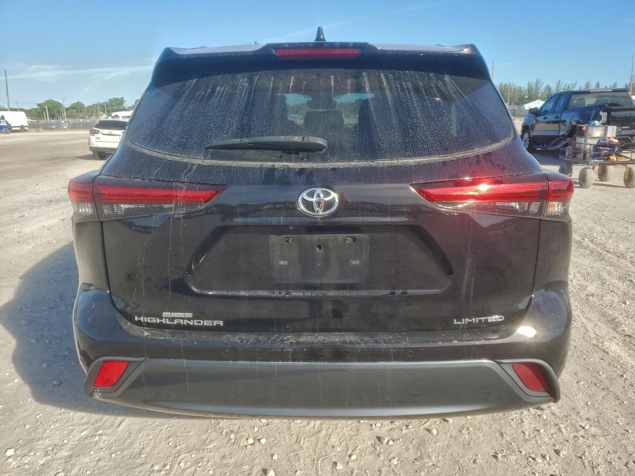 2021 TOYOTA HIGHLANDER LIMITED photo 6