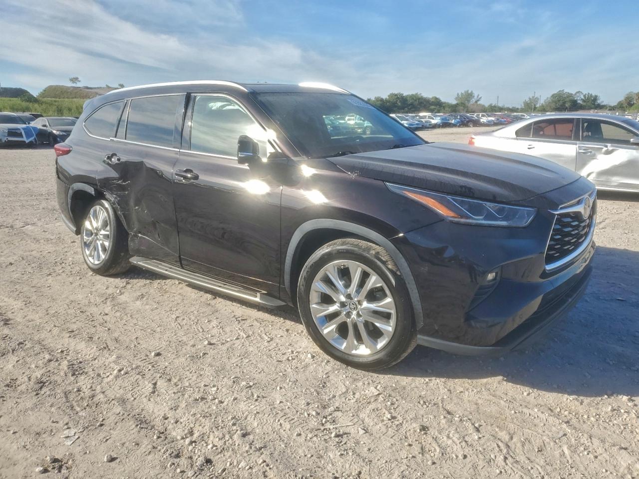 2021 TOYOTA HIGHLANDER LIMITED photo 4