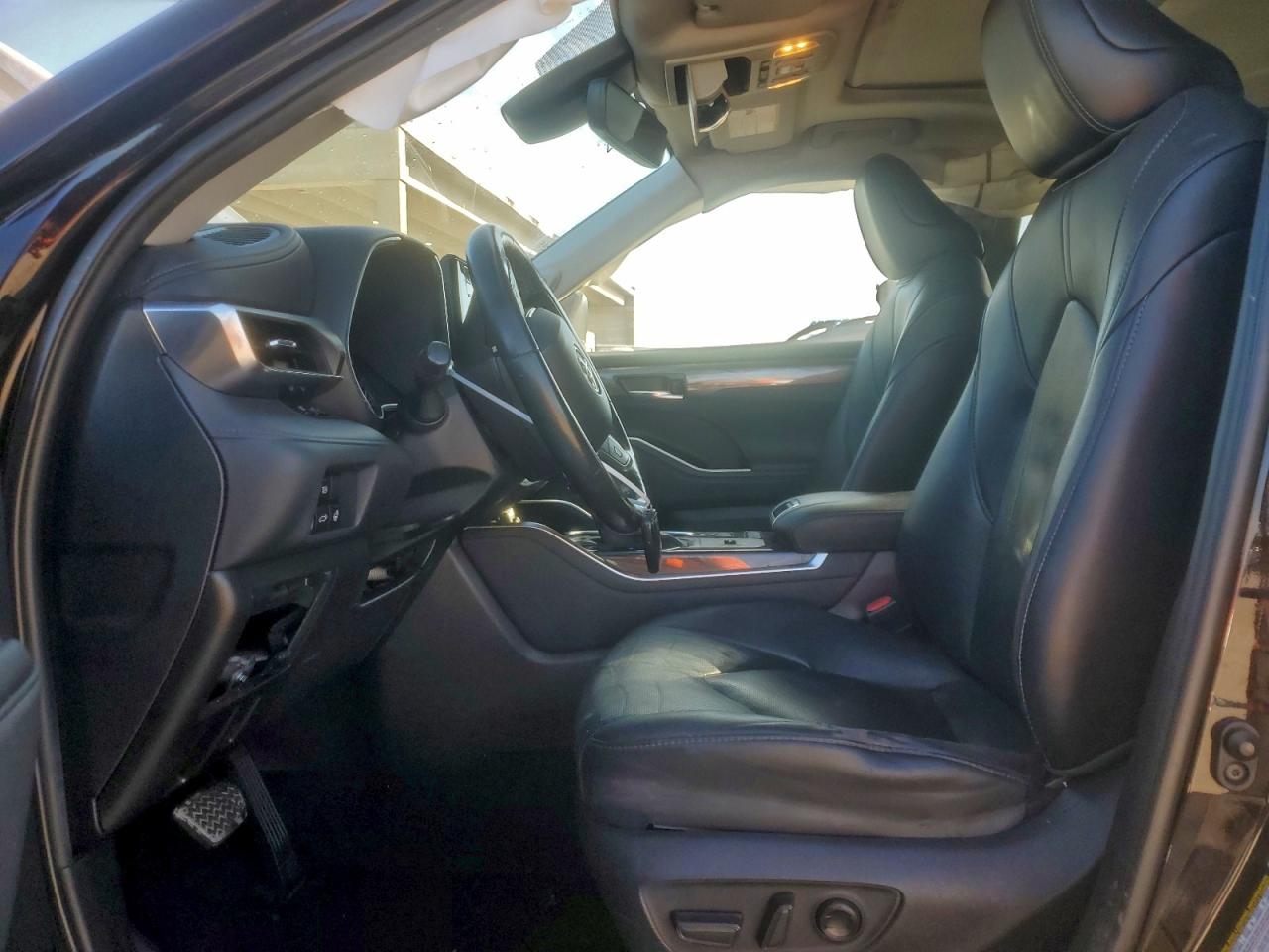 2021 TOYOTA HIGHLANDER LIMITED photo 7