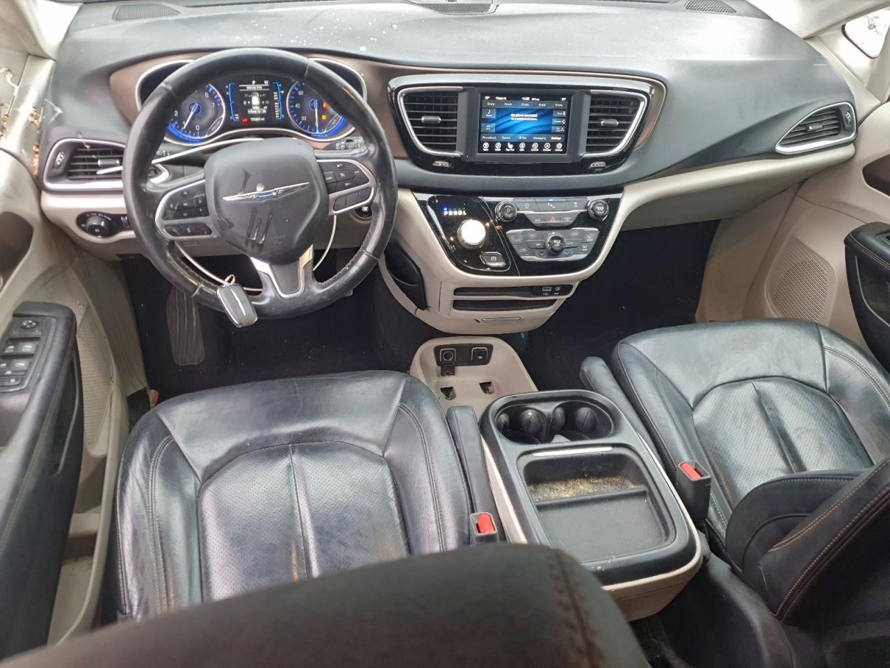2019 CHRYSLER PACIFICA TOURING L photo 22
