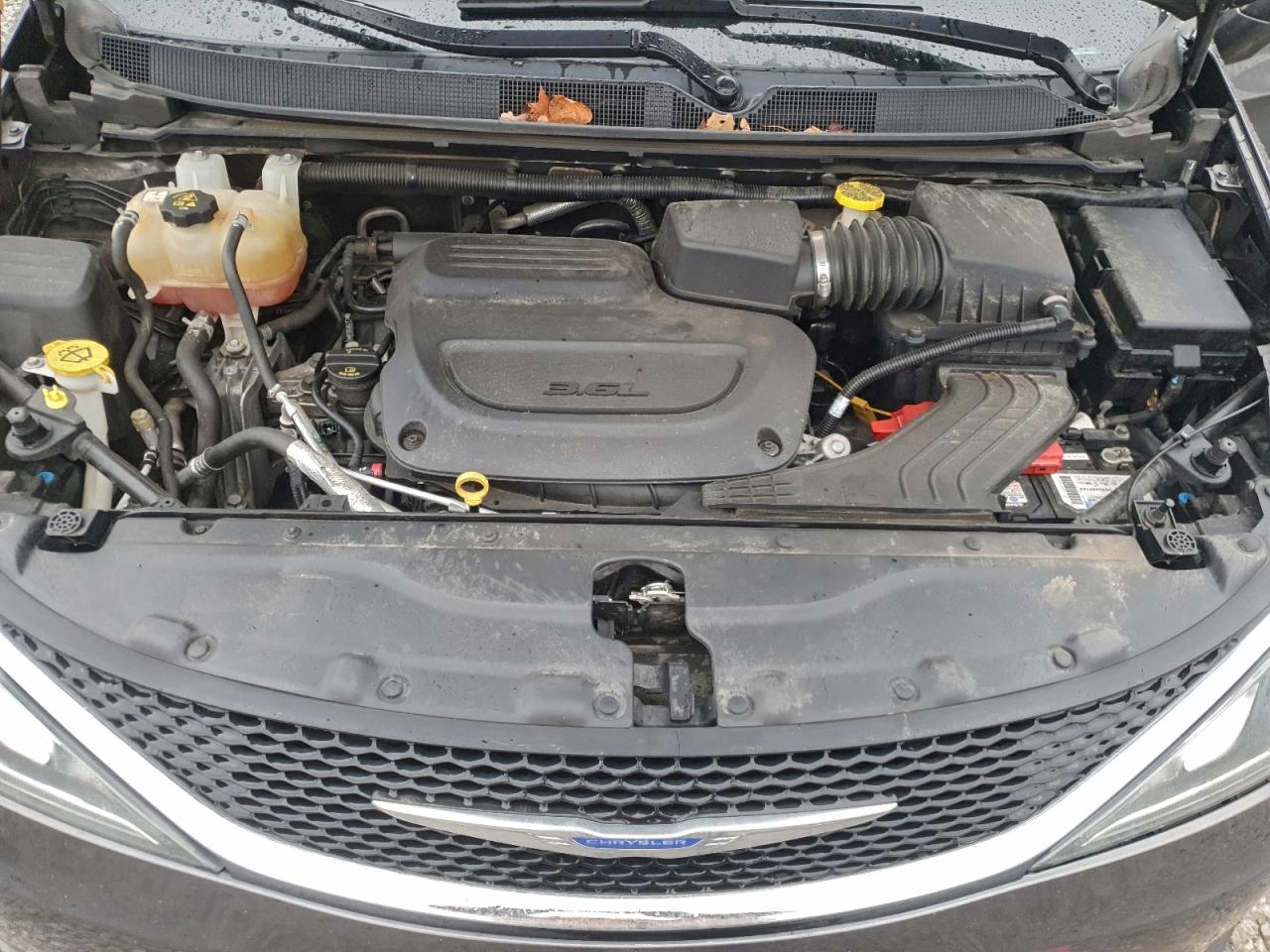 2019 CHRYSLER PACIFICA TOURING L photo 34