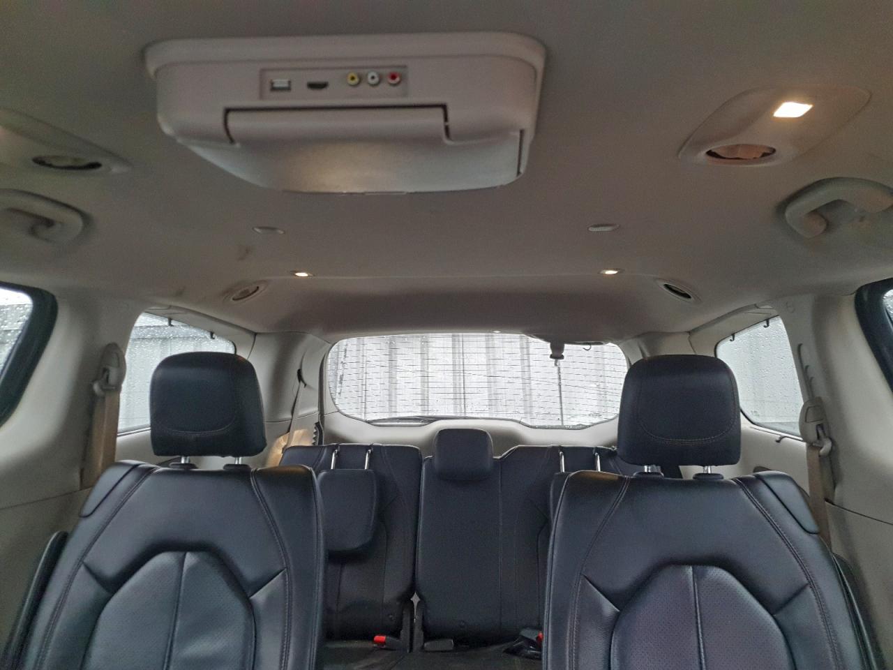 2019 CHRYSLER PACIFICA TOURING L photo 28
