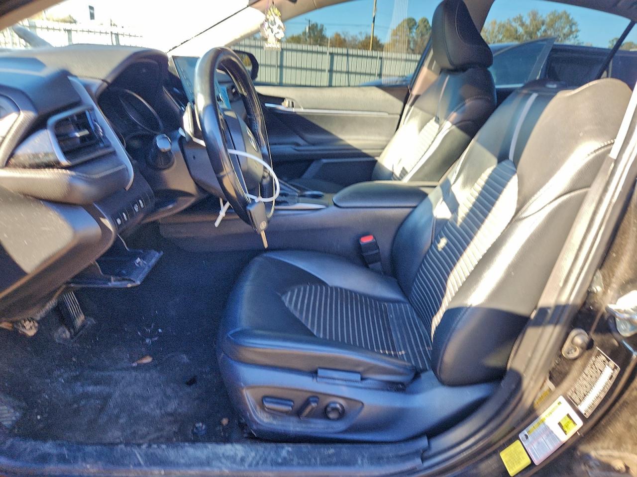 2021 TOYOTA CAMRY SE photo 13