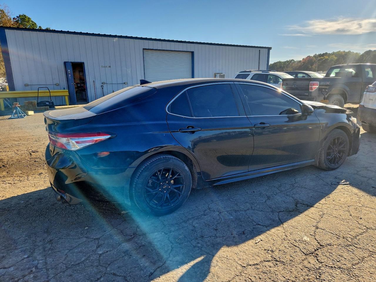 2021 TOYOTA CAMRY SE photo 5