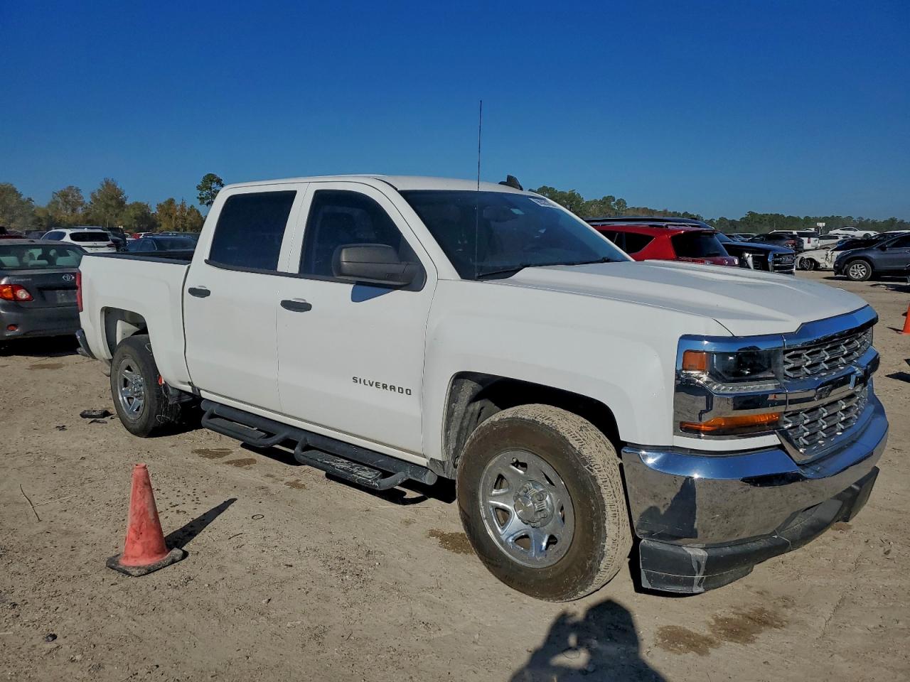 2017 CHEVROLET SILVERADO C1500 photo 4