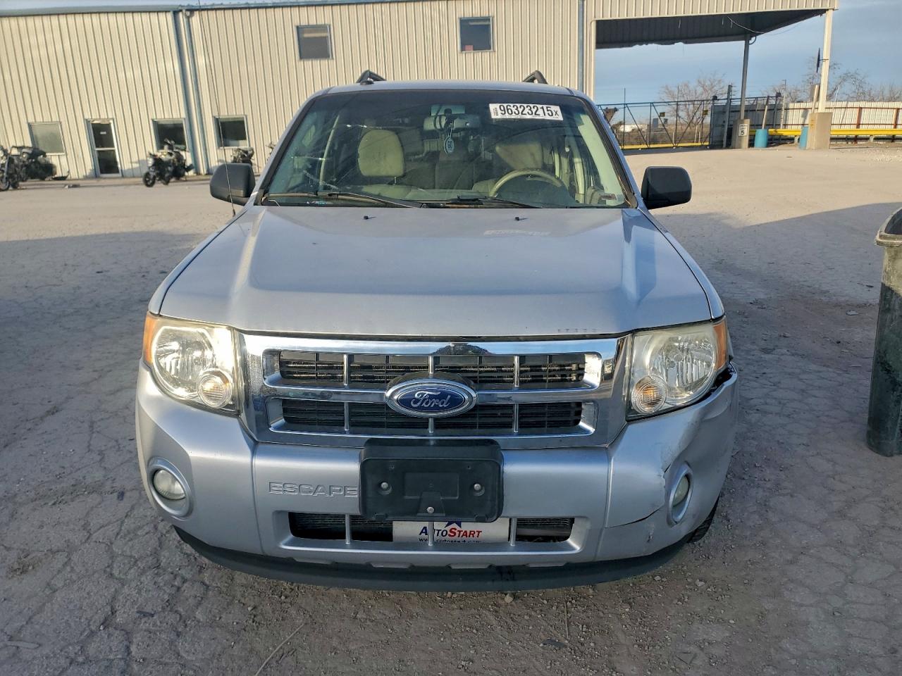 2012 FORD ESCAPE XLT photo 5