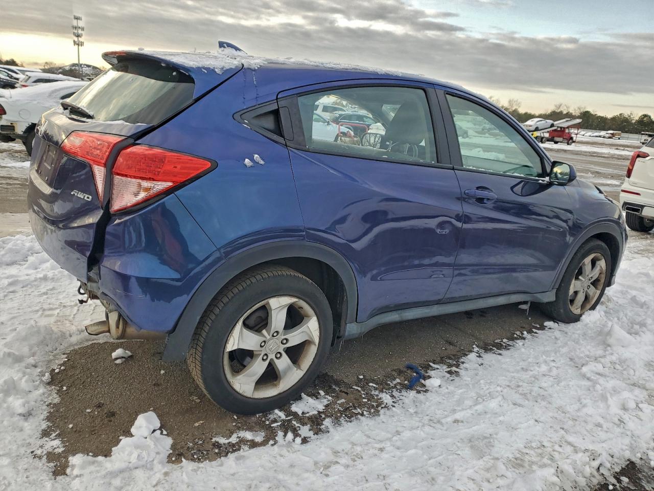 2016 HONDA HR-V LX photo 3