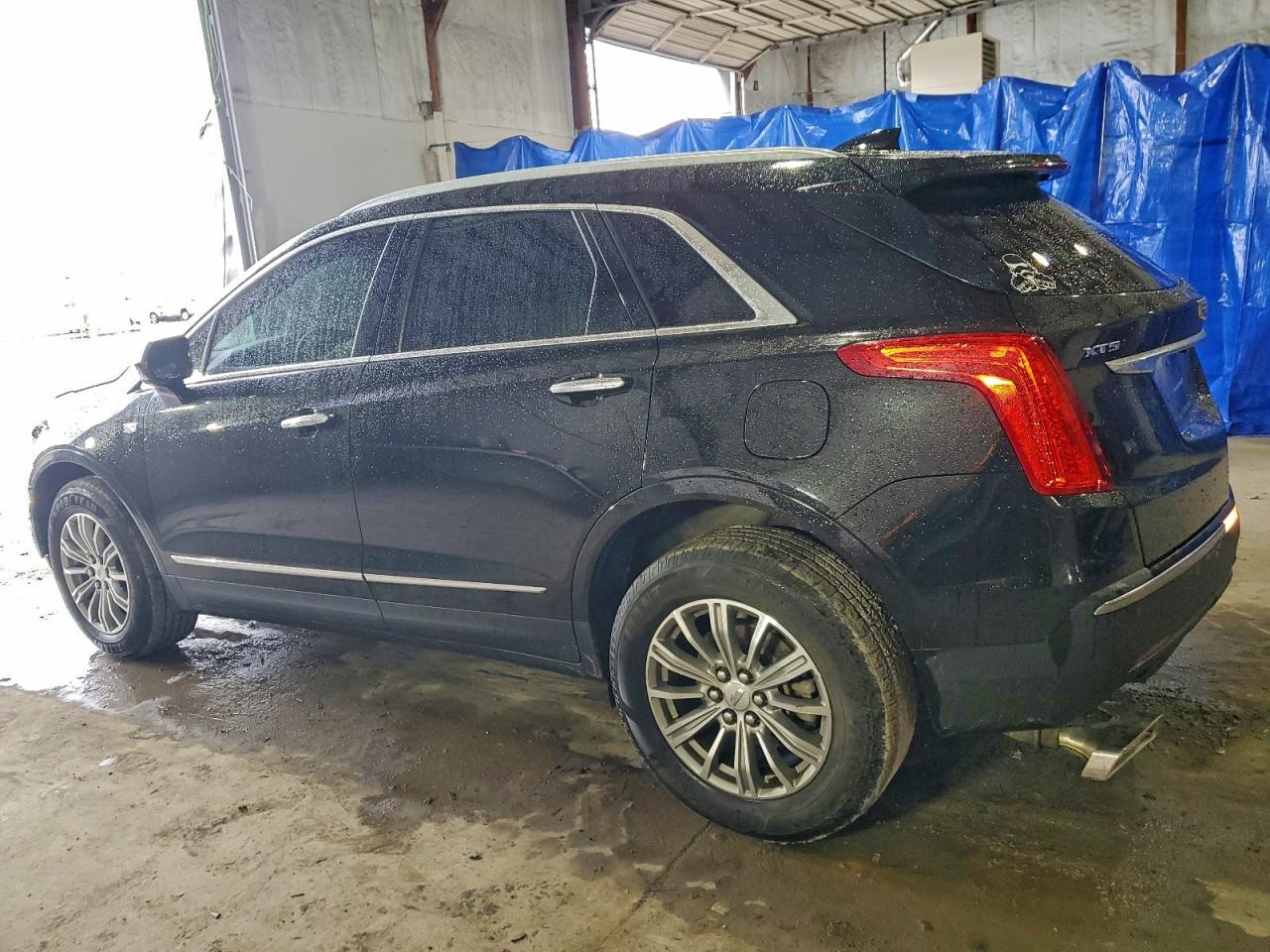 2017 CADILLAC XT5 LUXURY photo 2