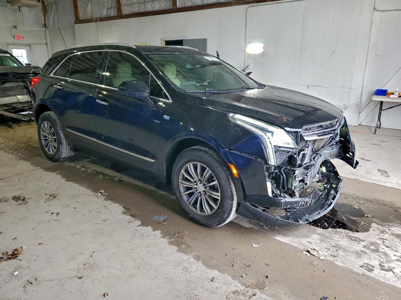 2017 CADILLAC XT5 LUXURY photo 4