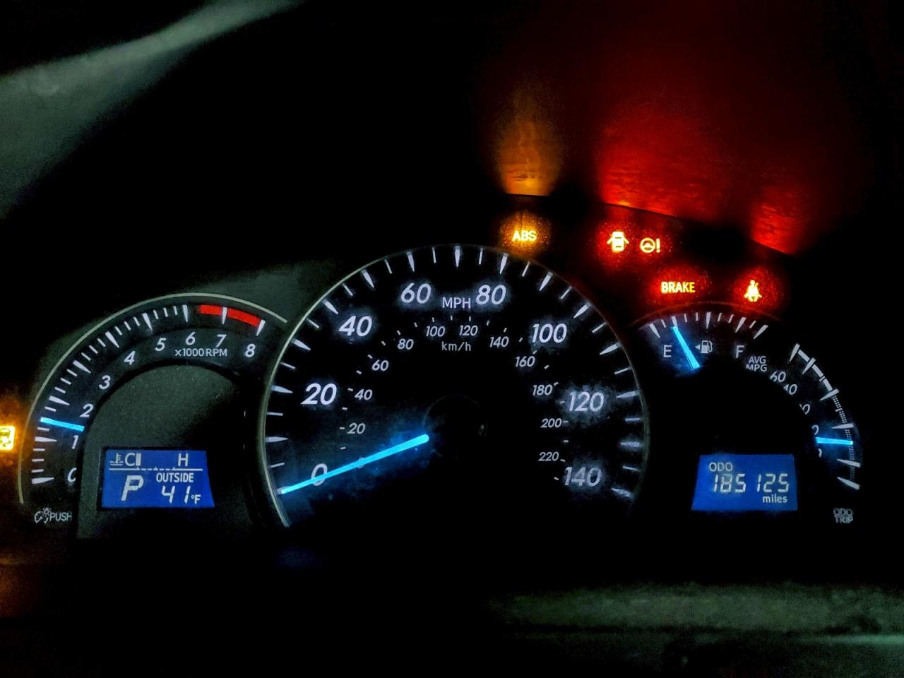 2014 TOYOTA CAMRY L photo 9