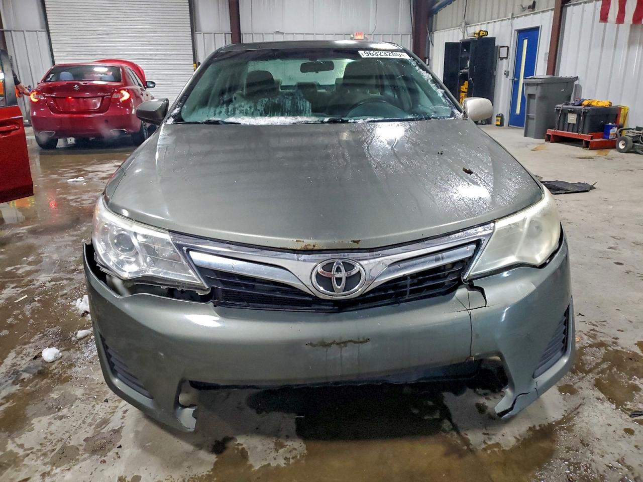 2014 TOYOTA CAMRY L photo 5