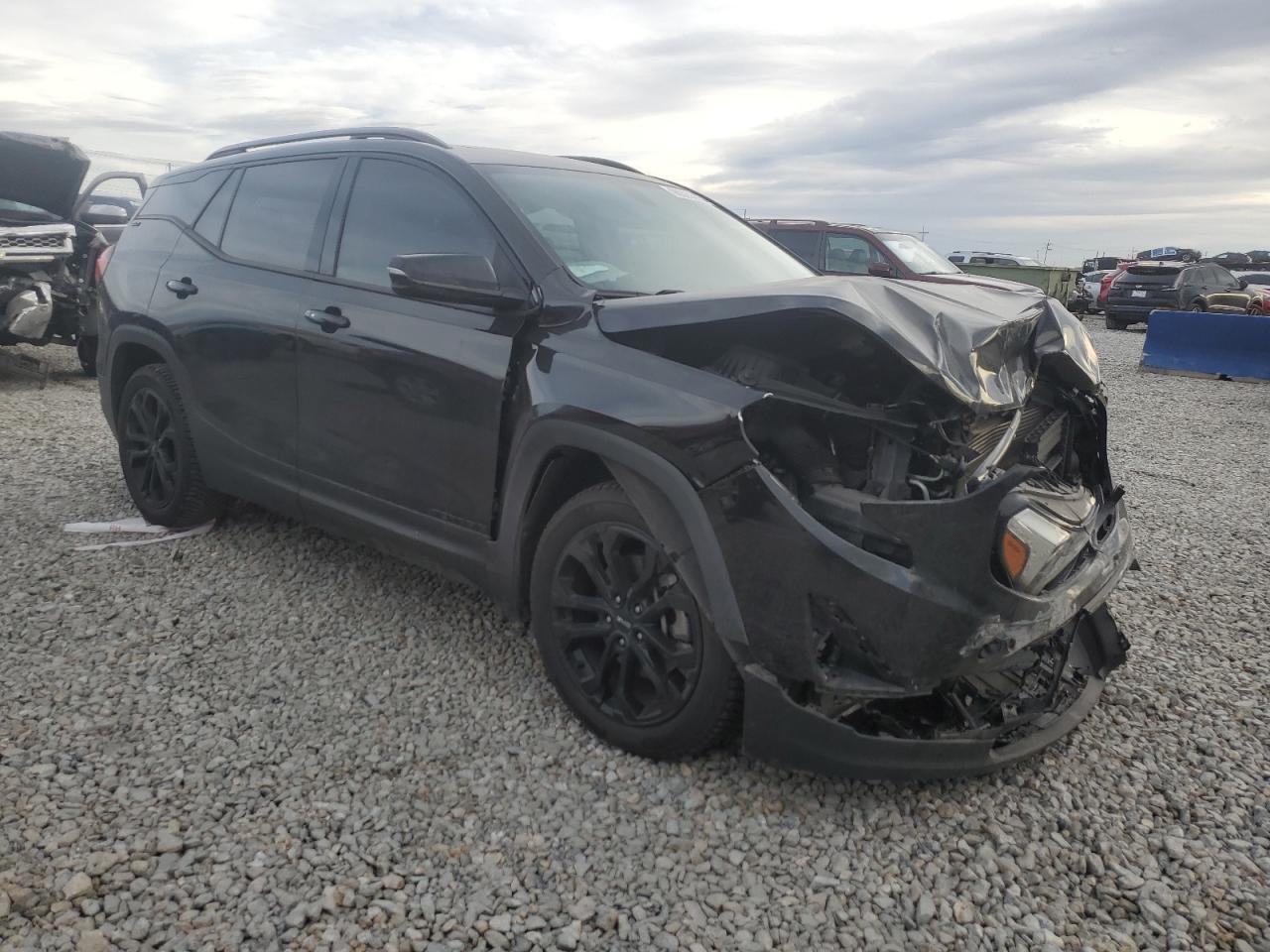 2019 GMC TERRAIN SLT photo 4