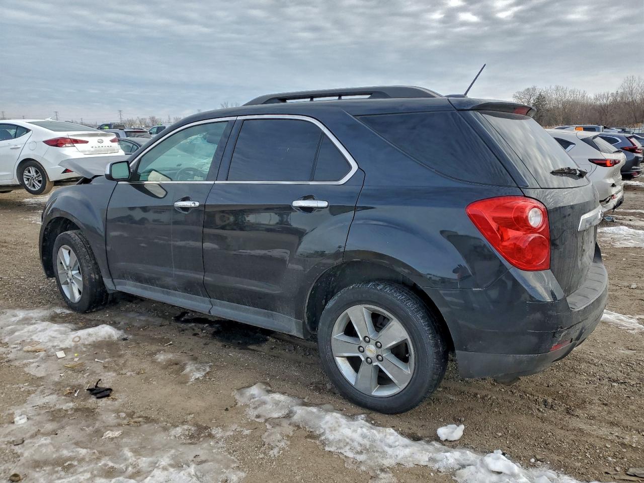 2015 CHEVROLET EQUINOX LT photo 2
