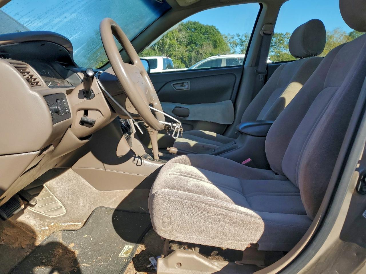 1999 TOYOTA CAMRY CE photo 13