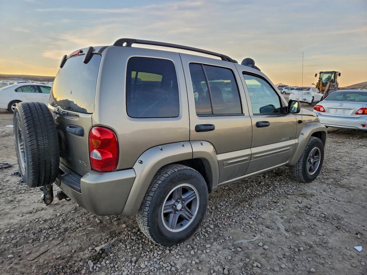 2003 JEEP LIBERTY photo 3