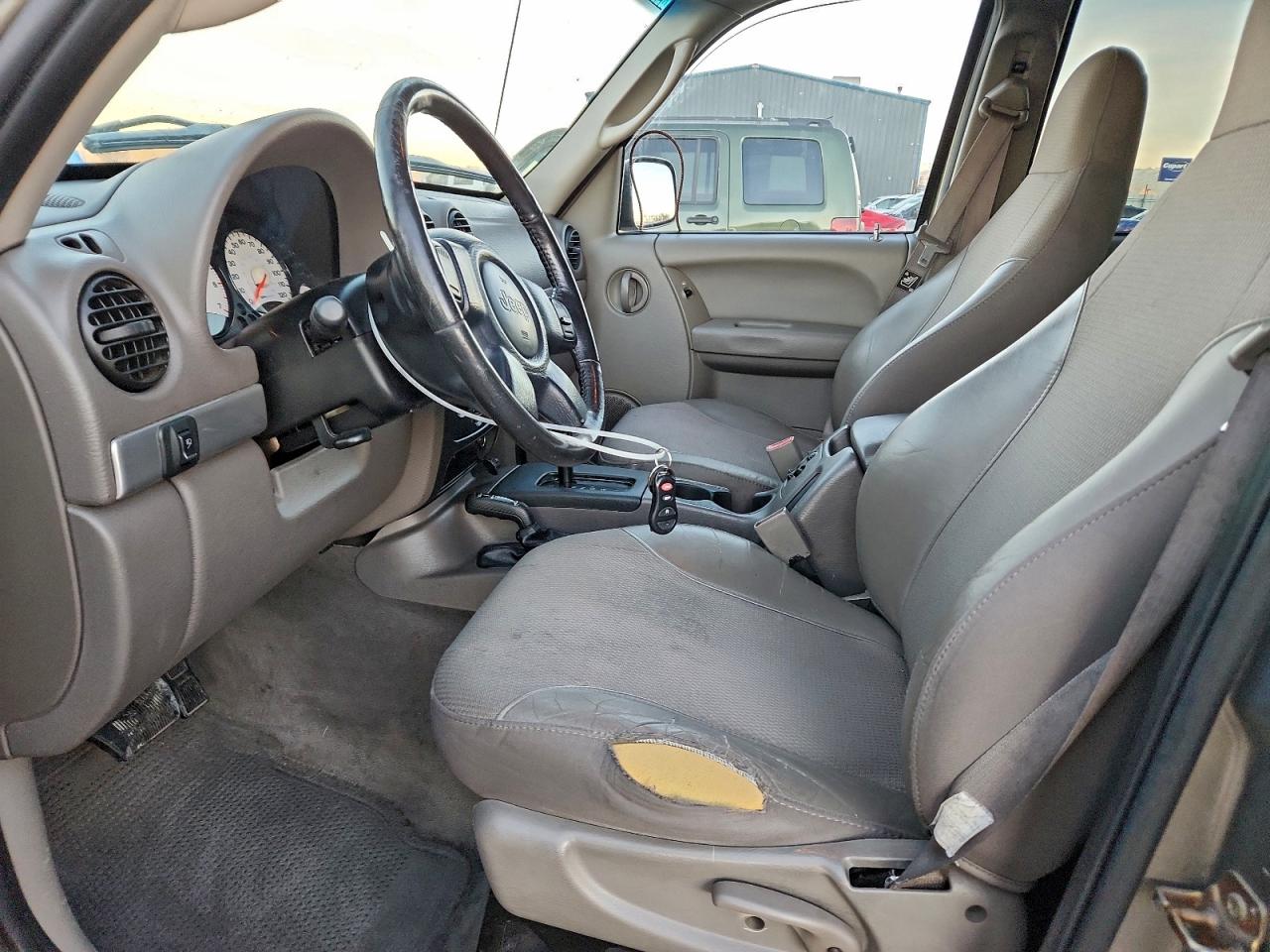 2003 JEEP LIBERTY photo 7